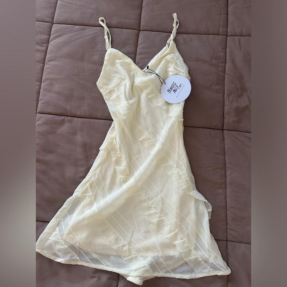 NEW WITH TAGS Cream Dress - Picture 2 of 3